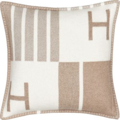 Avalon Vibration pillow, small model | Hermès UAE